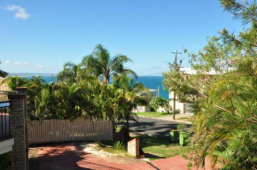 Sharon Lee 1, Rainbow Beach